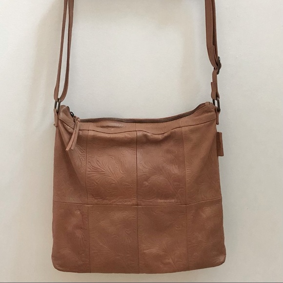 Day and Mood Hobo Saddle Bag Tan/Brown - Picture 2 of 9